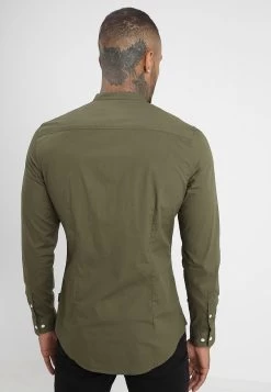 Pier One Muscle Fit Stand- Shirt - Oliv -Pier One 6203a98ce2074a57aa2427fe331f99cb