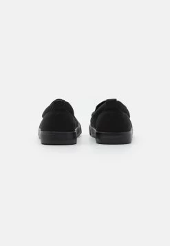 Pier One Unisex - Slip-Ons - Black -Pier One b3086ad5a87545b591af413b2e38fb22